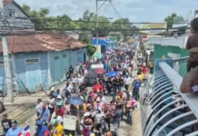 Cientos de personas marchan en Barahona en defensa del medioambiente y por obras para el suroeste