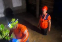 Dos personas mueren tras caer vehículo al canal UFE durante fuertes lluvias en Santiago Oeste
