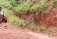 Productores y comunitarios continúan habilitando con recursos propios la carretera Naranjo Dulce-Río Boba