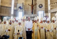 Abinader asiste a toma de posesión del nuevo obispo de La Vega, Andrés Napoleón Romero Cárdenas