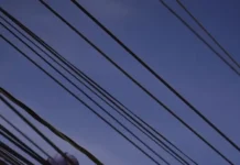 Ayuntamiento de Santiago llama a empresas de telecomunicaciones a regularizar cableado instalado en vías públicas