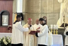 La Vega clausura el Año del Bautismo con la integración de nuevos fieles adultos